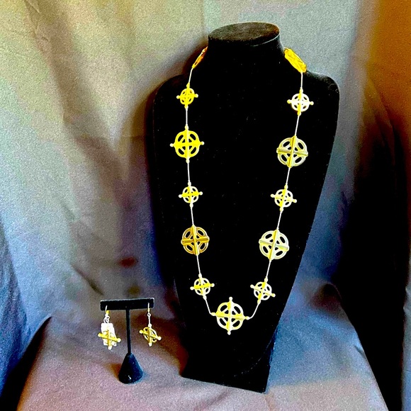 Goldtone Pompeii Station Necklace & Earring Set - Picture 2 of 4